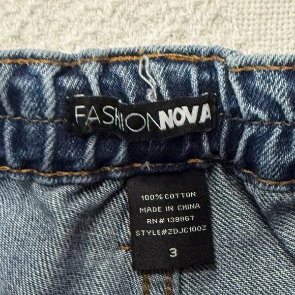 Fashion Nova Wide Leg Cargo Denim Jeans (3) - Picture 2 of 8